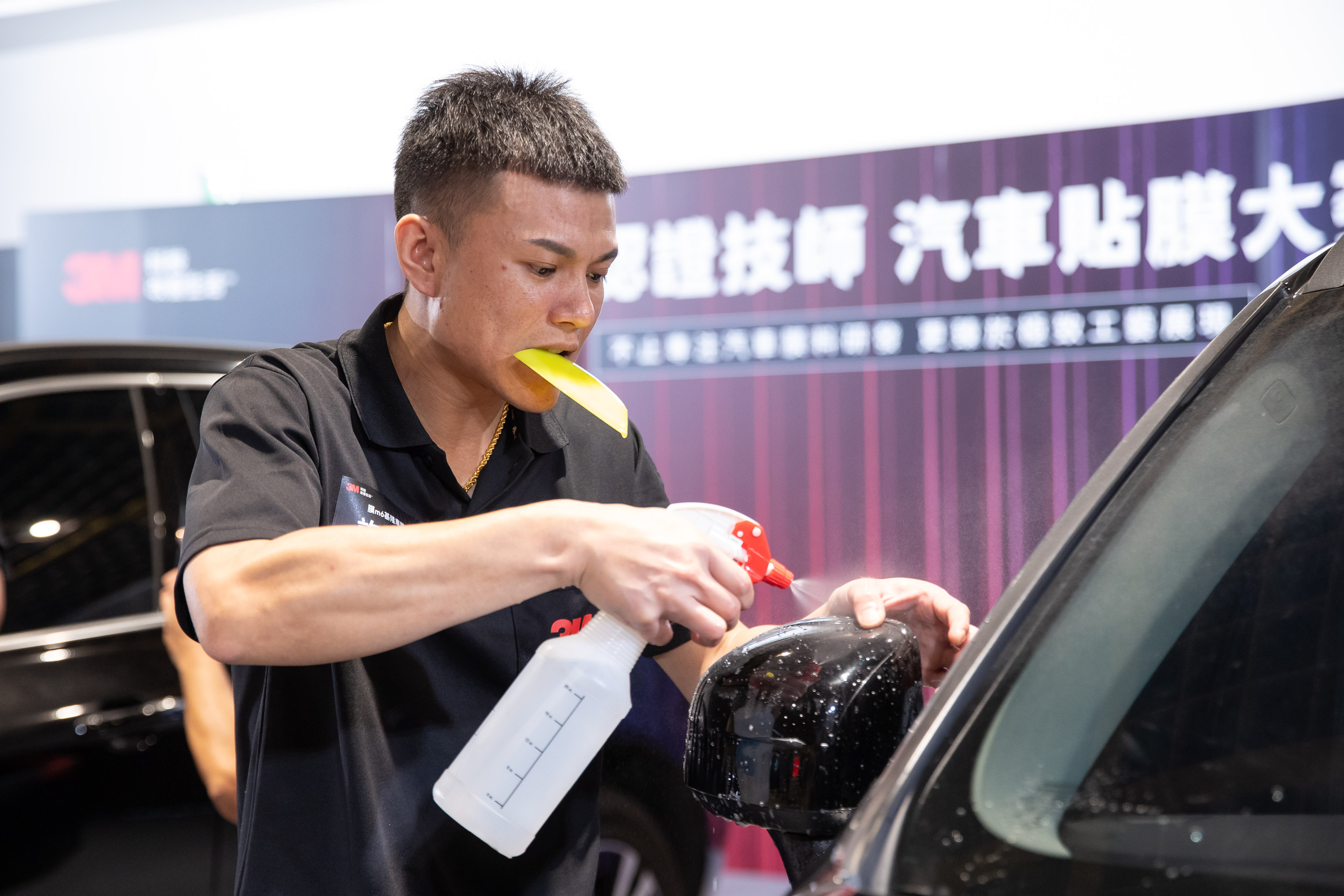 (圖4) 本次3M汽車貼膜大賽採淘汰制進行，精選四大高難度車體貼膜工法細節作為競賽項目，全面考驗技師施工精準度與穩定性。(3M提供)